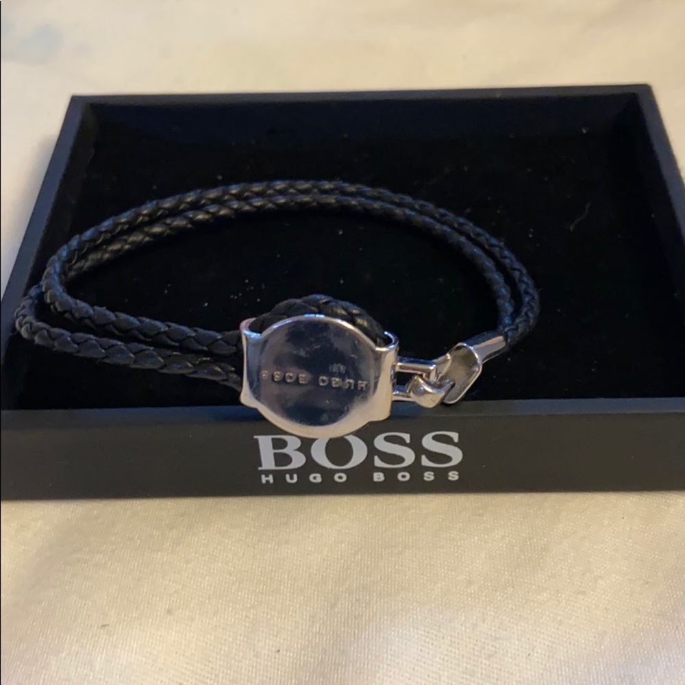 HUGO BOSS LIKE NEW MEN CUFF